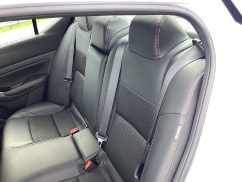 Used 2025 Nissan Altima 2.5 SR image 13