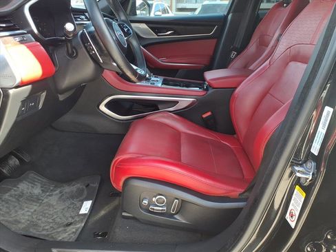 Used 2021 Jaguar F-PACE R-Dynamic S image 22