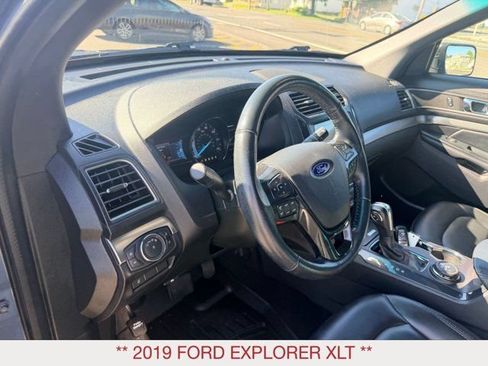Used 2019 Ford Explorer XLT w/ Equipment Group 202A AWD/4WD image 10