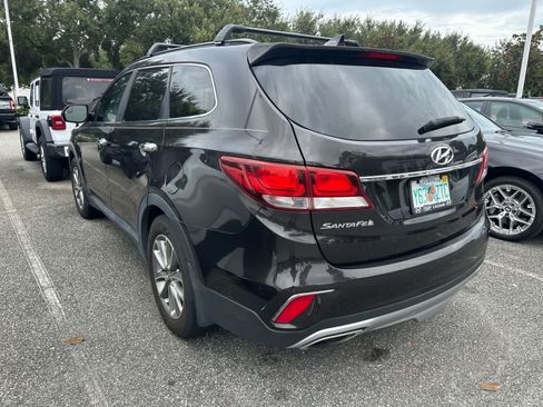Used 2017 Hyundai Santa Fe SE FWD image 5