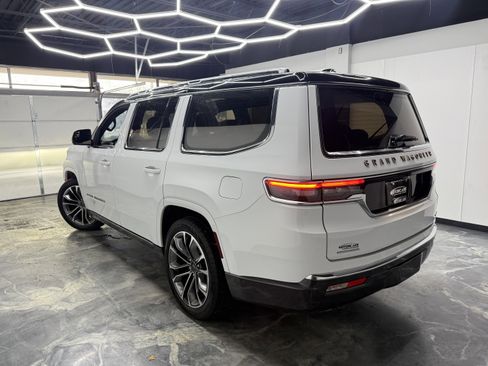 Used 2022 Jeep Grand Wagoneer Series III image 3