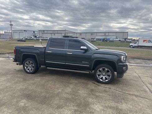 Used 2018 GMC Sierra 1500 Denali w/ Denali Ultimate Package image 16