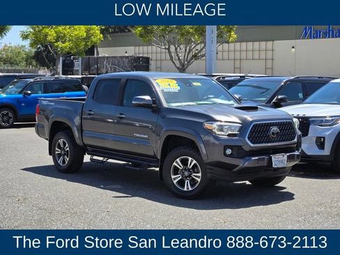 Used 2019 Toyota Tacoma TRD Sport w/ Technology Package RWD image 3