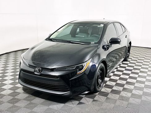 Used 2024 Toyota Corolla LE image 7