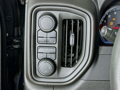 Used 2022 Chevrolet Silverado 1500 Custom image 17