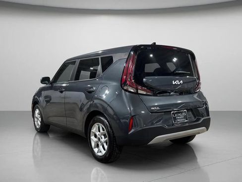 Used 2025 Kia Soul LX w/ LX Technology Package FWD image 6