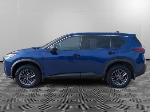 Used 2023 Nissan Rogue S image 2