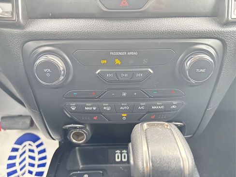 Used 2022 Ford Ranger Lariat w/ Equipment Group 501A High image 32