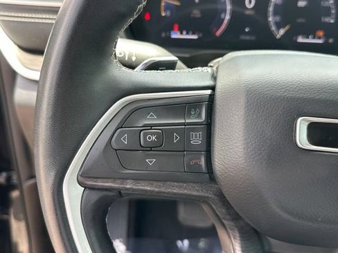 Used 2022 Jeep Grand Cherokee L Limited AWD/4WD image 8