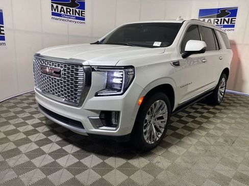 Used 2021 GMC Yukon Denali w/ Denali Premium Package RWD image 14