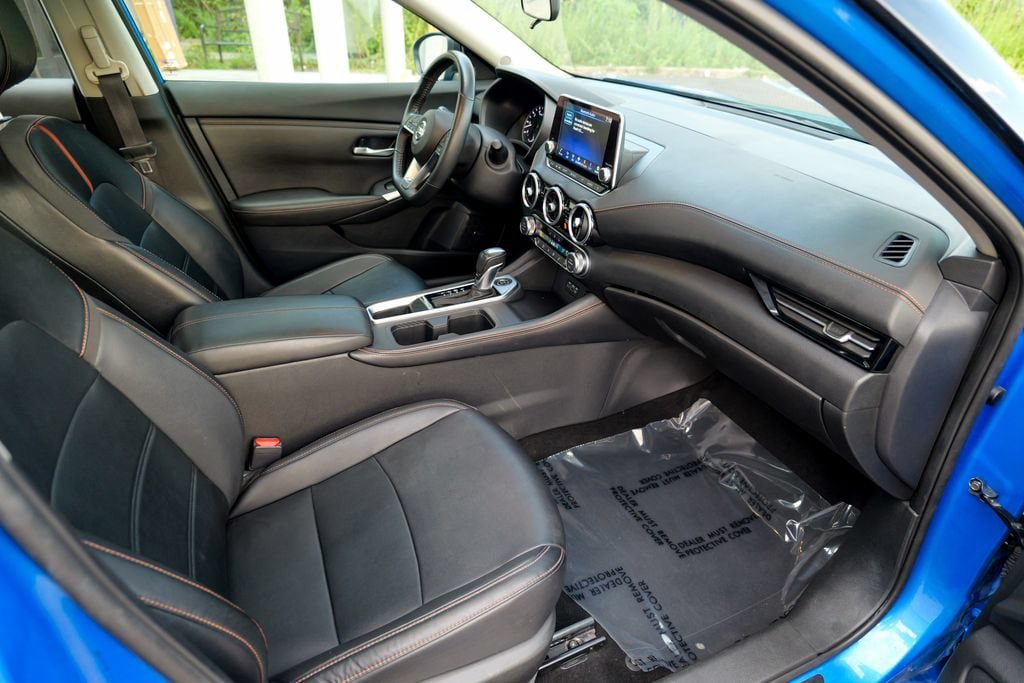 Used 2023 Nissan Sentra SR w/ SR Premium Package FWD image 33