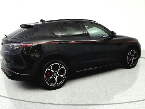 Used 2024 Alfa Romeo Stelvio Veloce AWD/4WD image 7