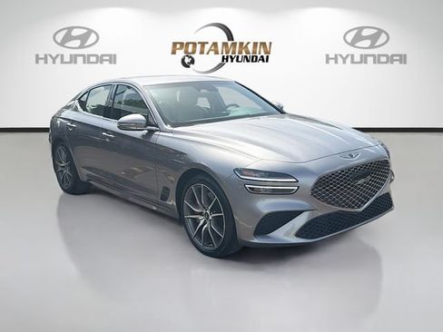 Used 2025 Genesis G70 2.5T RWD image 3