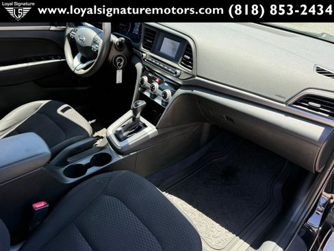 Used 2019 Hyundai Elantra SE w/ Cargo Package FWD image 27
