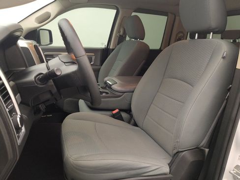 Used 2018 RAM 1500 Classic SLT AWD/4WD image 17
