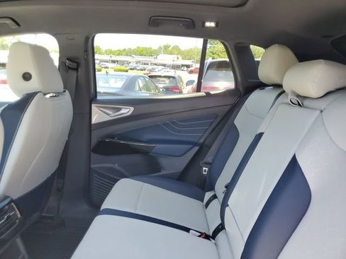Certified 2025 Volkswagen ID.4 Pro S RWD image 10