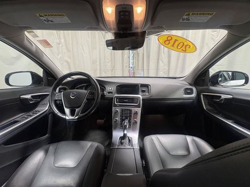 Used 2018 Volvo V60 T5 Cross Country AWD/4WD image 9
