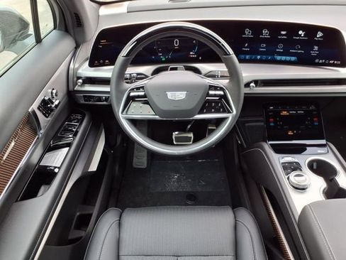 New 2026 Cadillac Vistiq Sport image 16