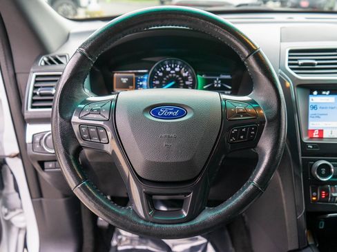 Used 2017 Ford Explorer XLT w/ Equipment Group 202A image 15