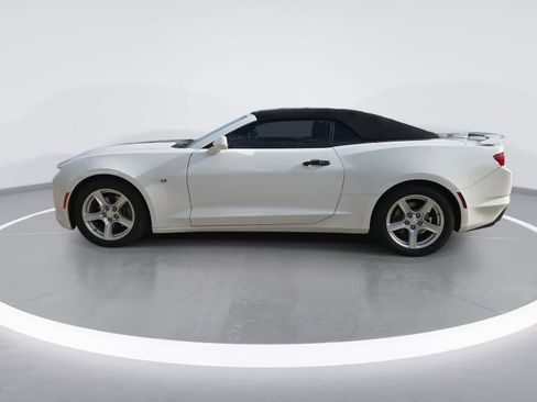 Used 2023 Chevrolet Camaro LT RWD image 5