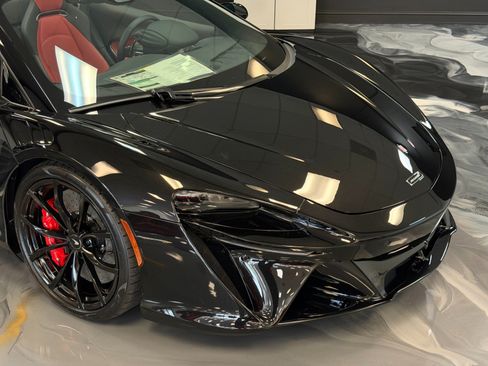 Used 2026 McLaren Artura Spider RWD image 2