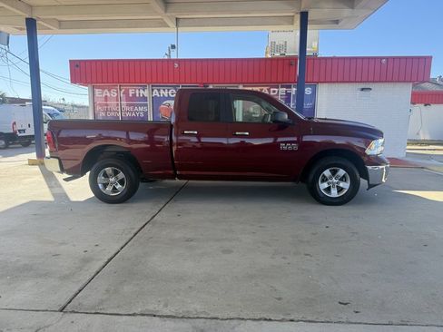 Used 2018 RAM 1500 Classic SLT image 2
