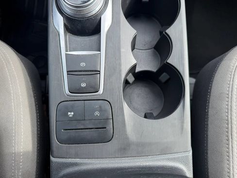 Used 2021 Ford Escape SE FWD image 18
