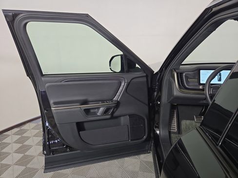 Used 2023 Rivian R1S Adventure AWD/4WD image 16