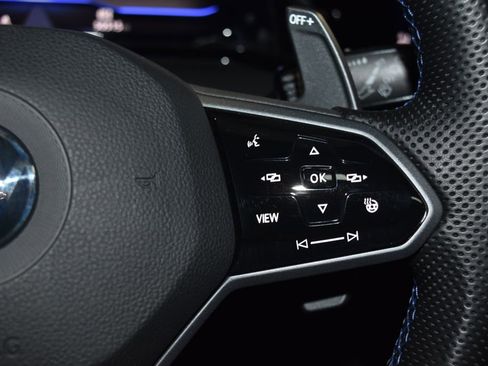 Certified 2023 Volkswagen Golf R image 8