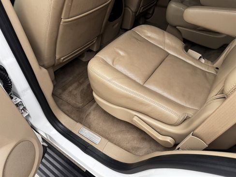 Used 2011 Chevrolet Tahoe LTZ image 34