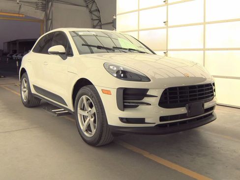 Used 2021 Porsche Macan image 3