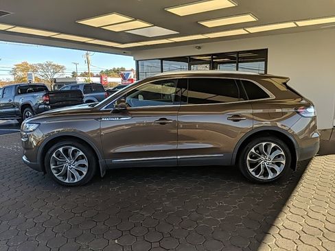 Certified 2022 Lincoln Nautilus Reserve w/ Luxury Package image 8