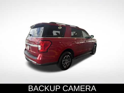 Used 2022 Ford Expedition XLT image 4