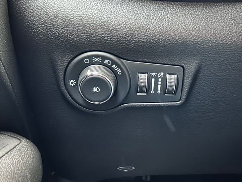 Used 2023 Jeep Compass Trailhawk image 24