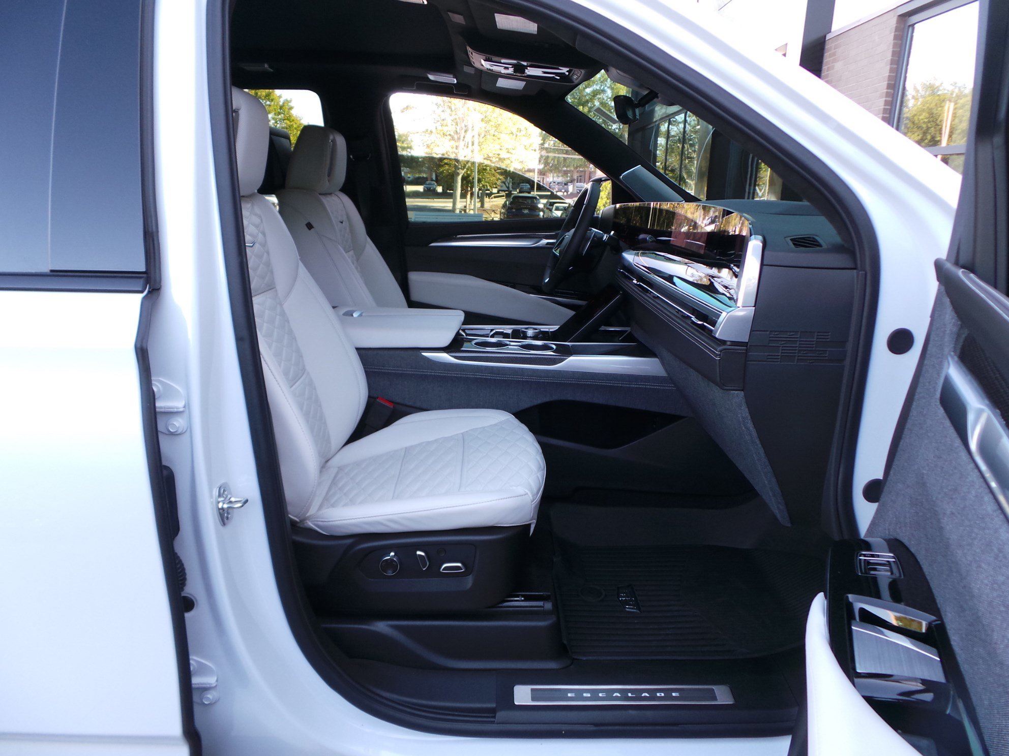 Used 2026 Cadillac Escalade V AWD/4WD image 43
