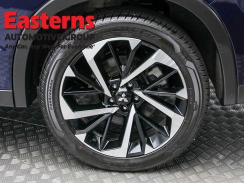 Used 2023 Mitsubishi Outlander SE image 8