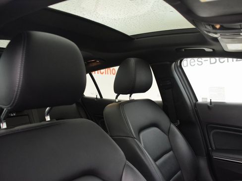 Used 2018 Mercedes-Benz GLA 250 4MATIC image 17