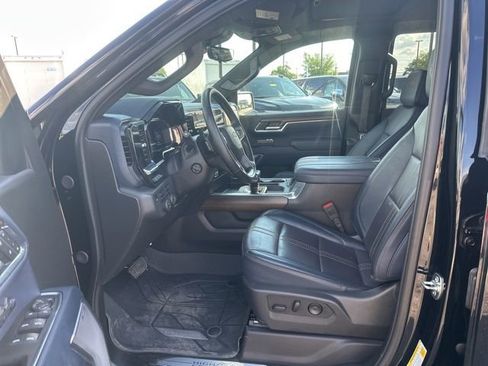 Used 2025 Chevrolet Silverado 1500 High Country w/ High Country Premium Package AWD/4WD image 16