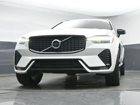 Used 2024 Volvo XC60 B5 Ultimate AWD/4WD image 40