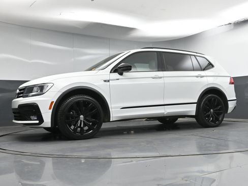 Used 2021 Volkswagen Tiguan SE R-Line image 21