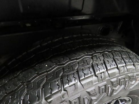 Used 2023 GMC Sierra 1500 Elevation image 32