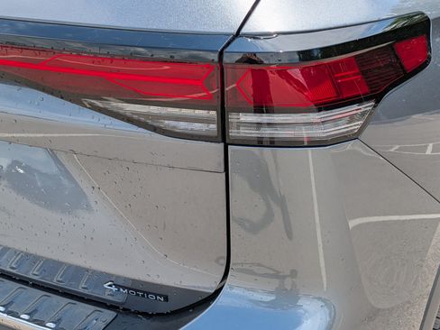Certified 2026 Volkswagen Tiguan SE AWD/4WD image 17