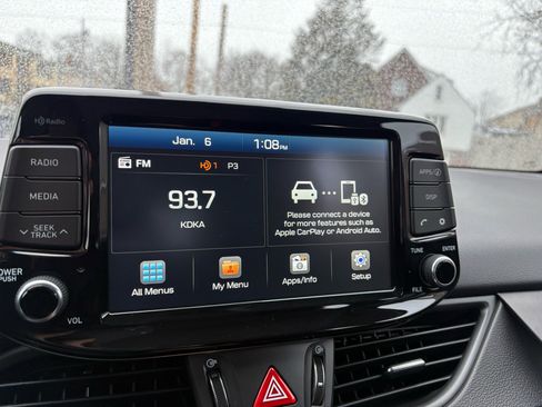 Used 2018 Hyundai Elantra GT image 38