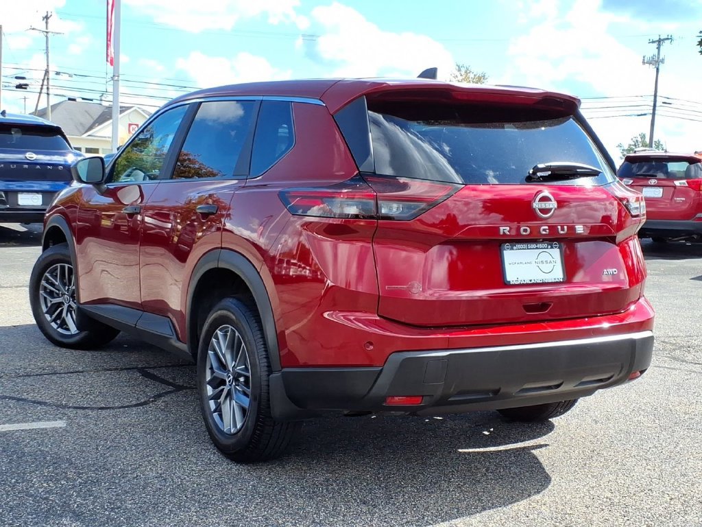 Used 2024 Nissan Rogue S AWD/4WD image 5