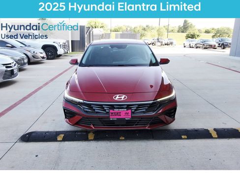 Certified 2025 Hyundai Elantra Limited FWD image 3
