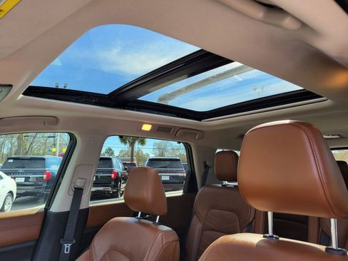 Used 2022 Nissan Pathfinder Platinum w/ Cargo Package image 24