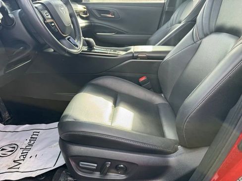 Used 2024 Toyota Crown Limited image 5