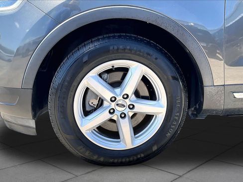 Used 2018 Ford Explorer XLT w/ Equipment Group 202A FWD image 12