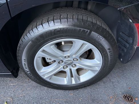 Used 2023 Dodge Charger SXT RWD image 8