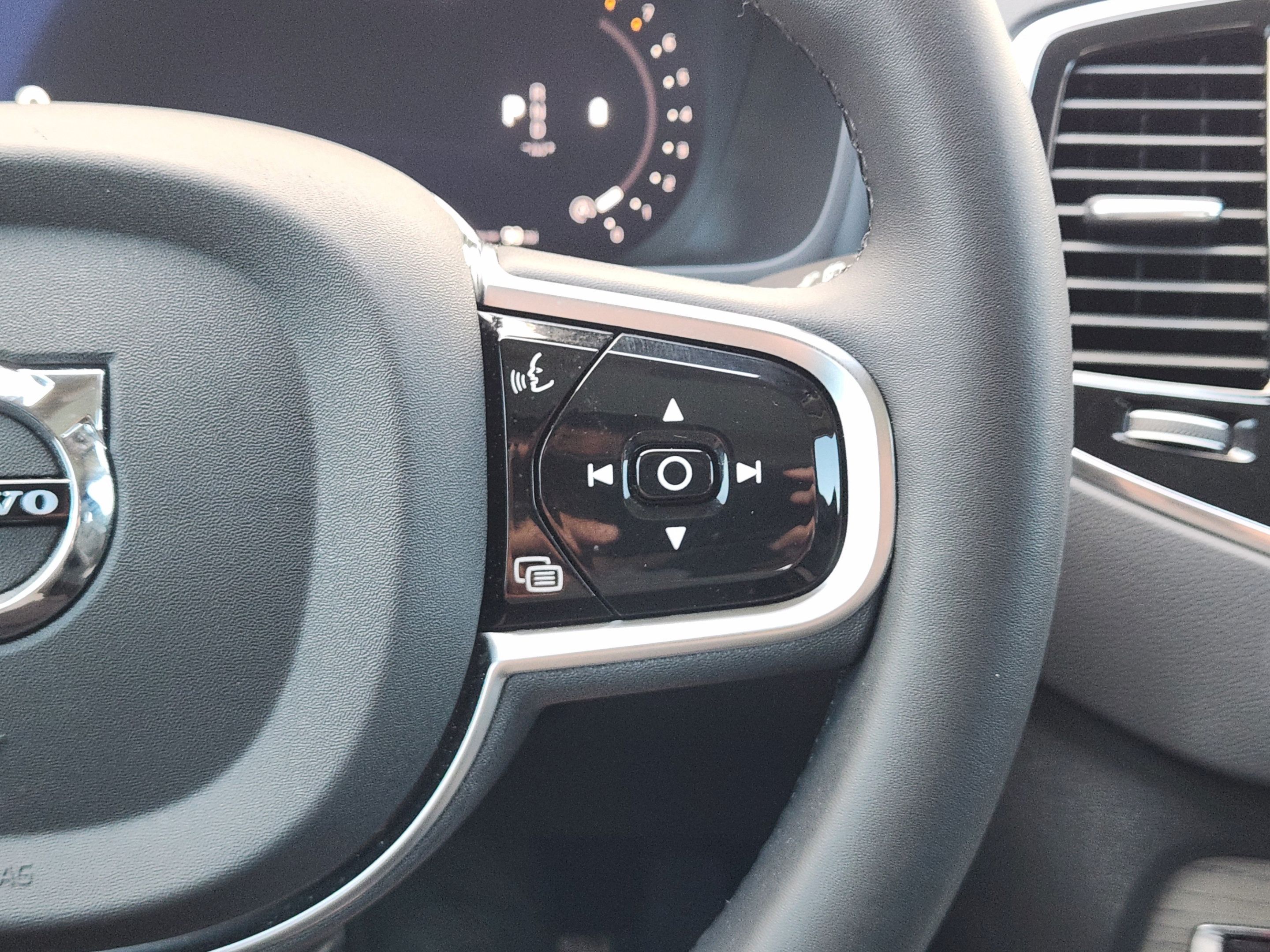 Used 2024 Volvo XC90 B6 Ultimate AWD/4WD image 24